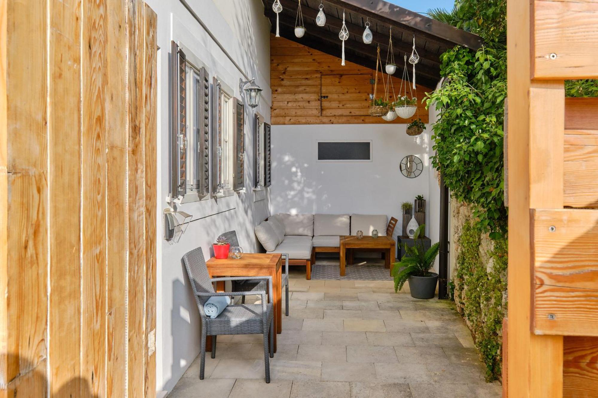 Dolphin Suites Veli Lošinj Exterior foto